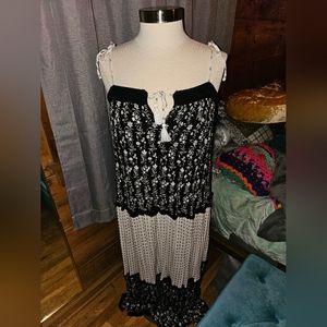 L Forever21 Maxi Boho Floral Dress